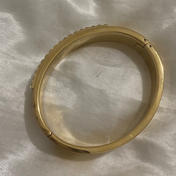 Brand New Micheal Kors gold bracelet - Picture 3 of 4